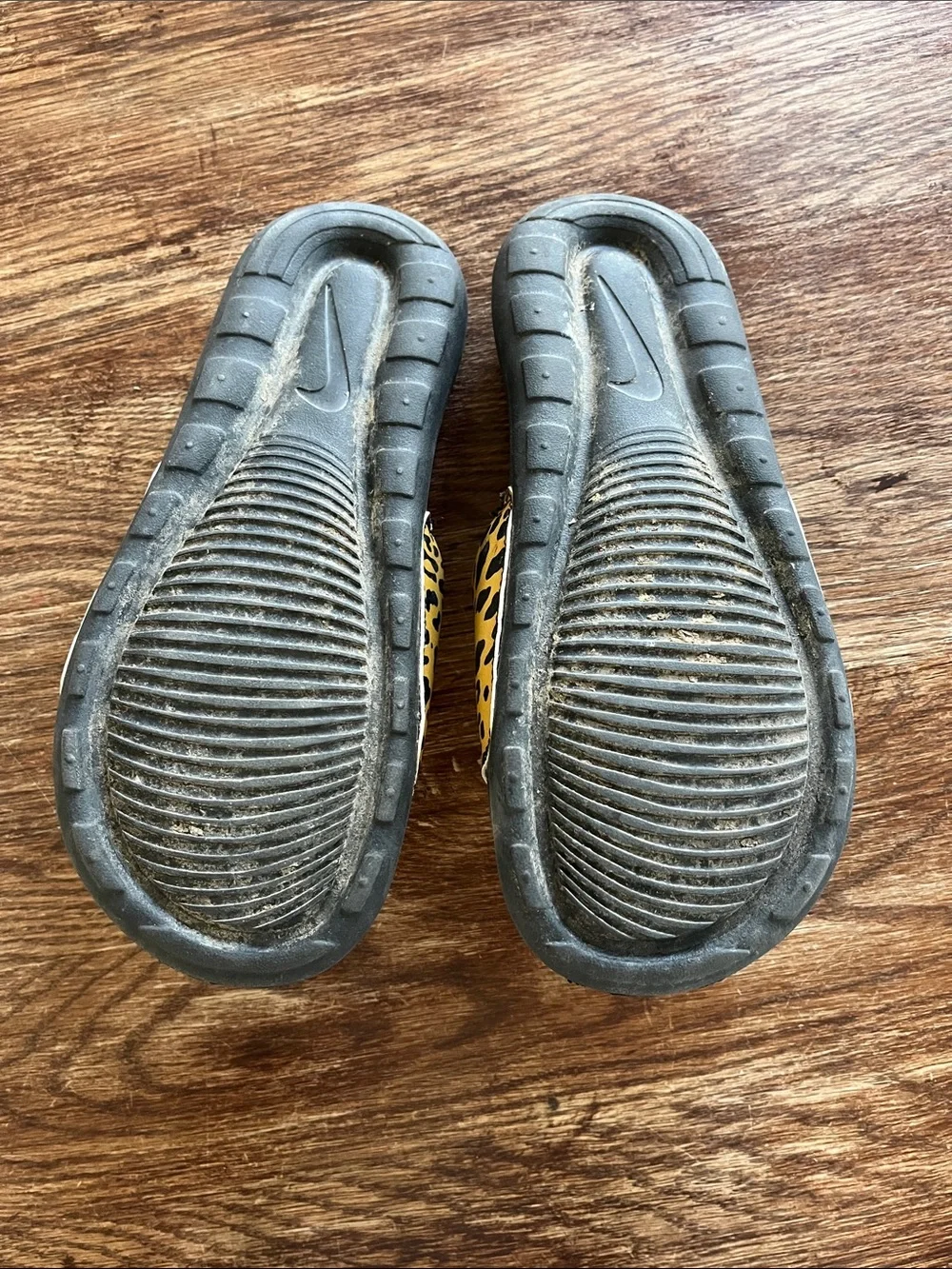 Nike Leopard Print Slide Sandals - Yellow & Black. Size 8 wmn